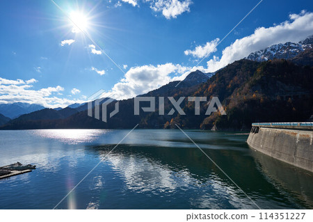 富山縣黑部水壩的秋天 114351227