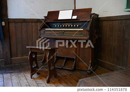 Taisho era reed organ 114351878