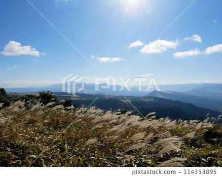 Mount Aso as seen from Mt. Metsuke (Kikuchi City, Kumamoto Prefecture) 114353895