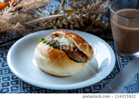 一個漢堡包 一個漢堡包 114355922