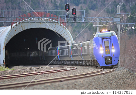 Sekishō Line, Horoka (Shinshu), JR Hokkaido, Kiha 283 Series, Super Ozora 114357032