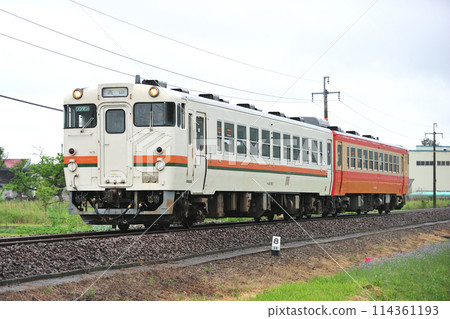 Takayama Main Line Shimoaso-Nakagawabe JR Central Kiha 48-6813 + Kiha 48-3812 (Minoota) 114361193
