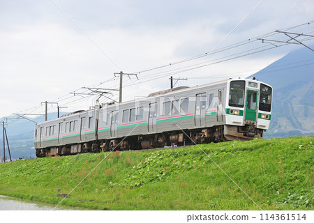 Ban'etsu West Line Inawashiro-Kawageta JR East 719 series H-17 train (Sendai) Aizu 114361514