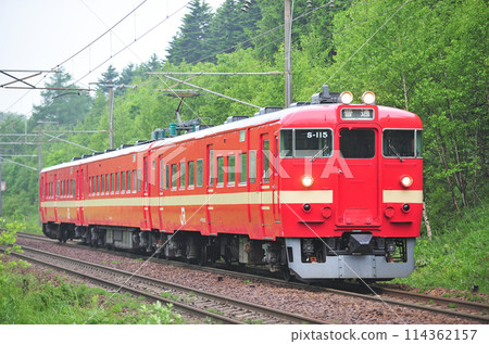Chitose Line, Kaminohoro-Kitahiroshima, JR Hokkaido, 711 series, S-115 train (Sapporo) Chitose Line, Kaminohoro-Kitahiroshima, JR Hokkaido, 711 series, S-115 train (Sapporo) 114362157