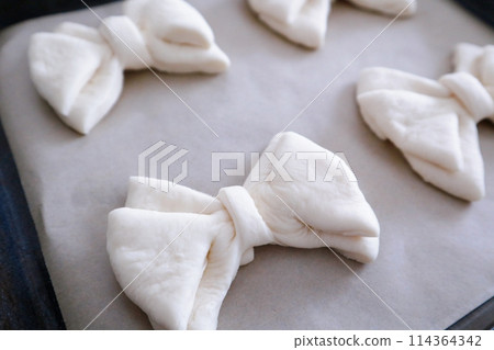 絲帶麵包成型後 114364342