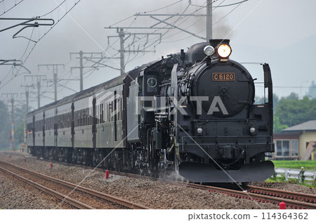 Joetsu Line Gokan-Numata JR East C61-20 + old passenger car (Takasaki) SL Minakami 114364362