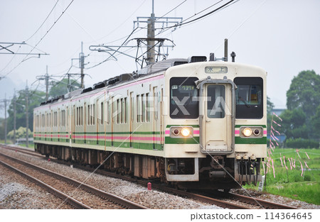 上越線五貫沼田 JR 東日本 107 系列 R6 編組（高崎） 114364645