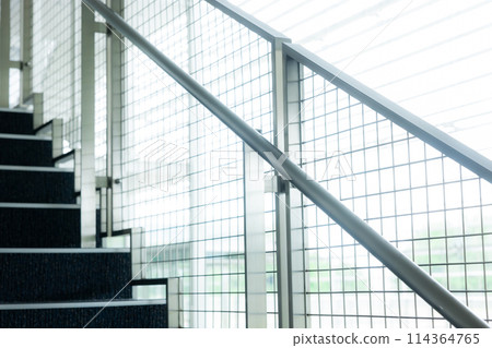 玻璃建築內部 114364765