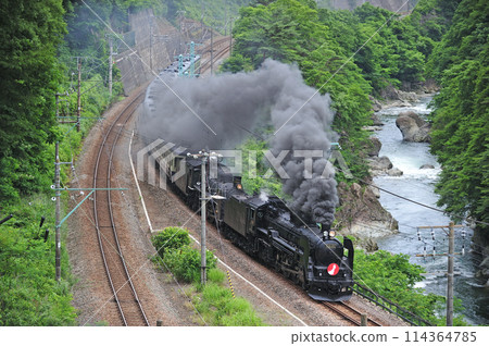 Joetsu Line Kamimaki-Minakami JR East C61-20+C57-180+12 series Ganbarou Japan Joetsu Line Kamimaki-Minakami JR East C61-20+C57-180+12 series Ganbarou Japan 114364785