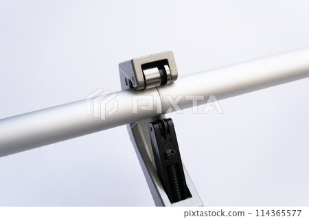 用切管機切割鋁管 114365577