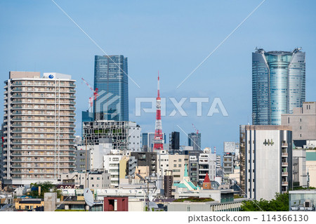View of the Tokyo metropolis' symbolic tower | Photographed from the Harajuku area towards Minato Ward, Roppongi, and Azabudai 114366130