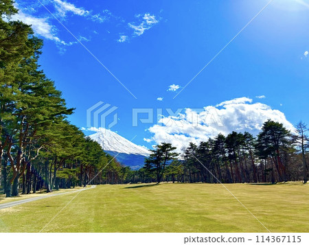 可以看到富士山的高爾夫球場 114367115