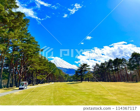 可以看到富士山的高爾夫球場 114367117