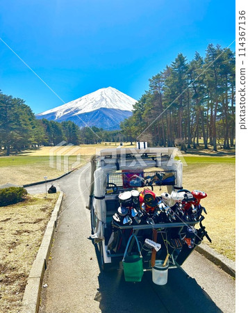 可以看到富士山的高爾夫球場 114367136
