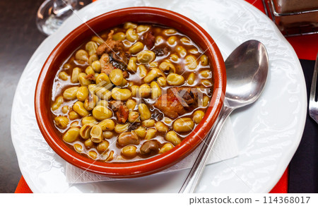 Stew of beans with sausages Stew of beans with sausages 114368017