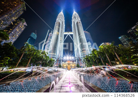 Petronas Twin Towers, Kuala Lumpur, Malaysia Petronas Twin Towers, Kuala Lumpur, Malaysia 114368526