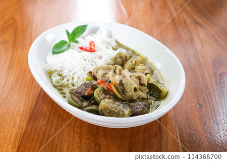 chicken curry , green curry chicken or chicken soup with vermicelli chicken curry , green curry chicken or chicken soup with vermicelli 114368700