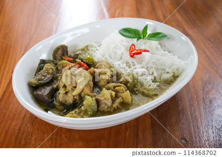chicken curry , green curry chicken or chicken soup with vermicelli 114368702