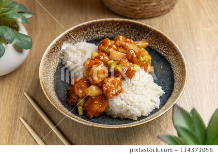 Delicious orange chicken Delicious orange chicken 114371058