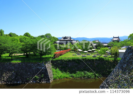 奈良縣大和郡山市,從郡山城遺址城堡塔樓看到的城市景觀 奈良縣大和郡山市,從郡山城遺址城堡塔樓看到的城市景觀 114373096