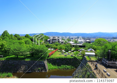 奈良縣大和郡山市，從郡山城遺址城堡塔樓看到的城市景觀 114373097