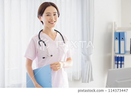 醫療女醫生肖像 114373447