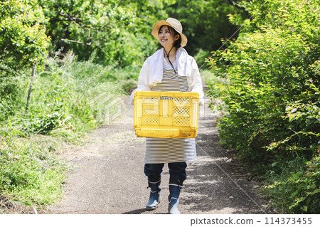 一個住在鄉村的女人 114373455