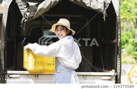 一個住在鄉村的女人 114373589