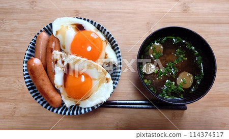 Sausage and fried egg rice bowl Sausage and fried egg rice bowl 114374517