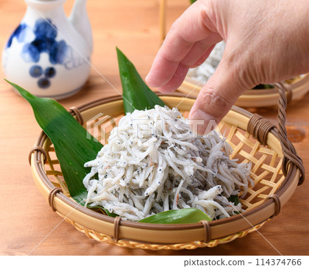 Whitebait (boiled whitebait) 114374766