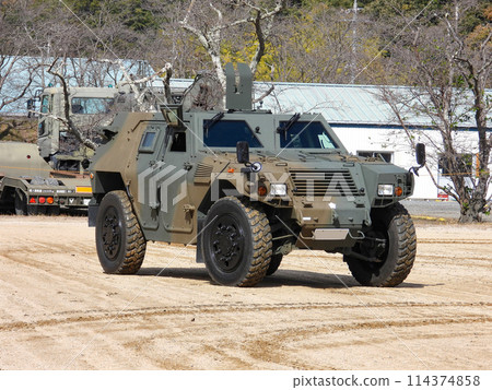 參加訓練展示的陸上自衛隊輕型裝甲車 參加訓練展示的陸上自衛隊輕型裝甲車 114374858