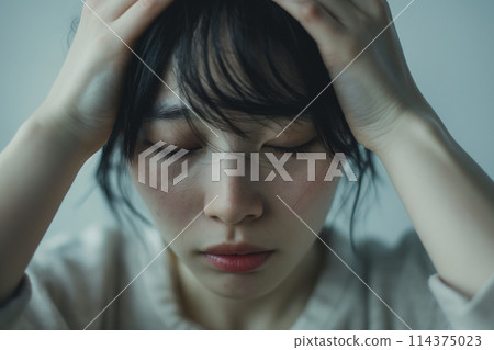 一個女人抱著頭的肖像 一個女人抱著頭的肖像 114375023