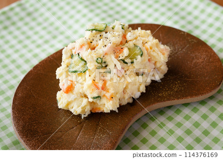 potato salad 114376169
