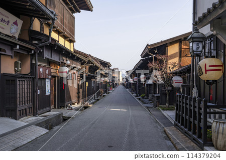 飛驒高山，清晨的“舊街景” 114379204