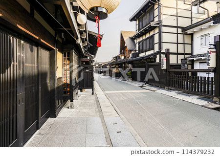 飛驒高山，清晨的“舊街景” 114379232