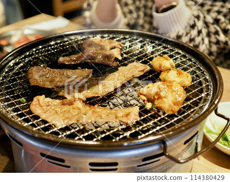  烤肉 114380429