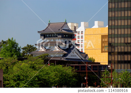 小倉城有藍天背景 小倉城有藍天背景 114380916