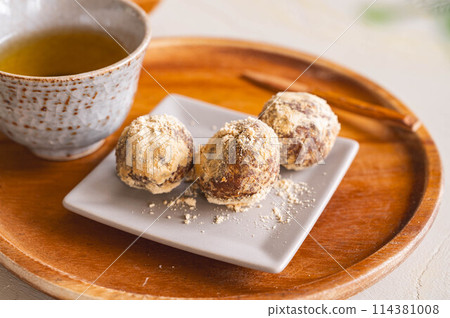 日式甜甜圈和茶 日式甜甜圈和茶 114381008