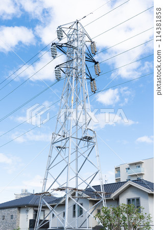 Houses under high-voltage power line towers (high-voltage power line base) 114381858