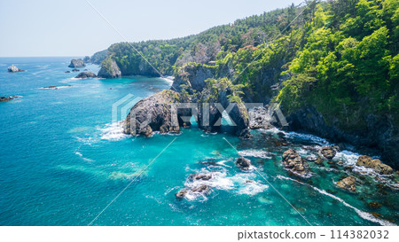 "Iwate Prefecture" Aerial photography of the Anatoshiiso area using a drone 114382032