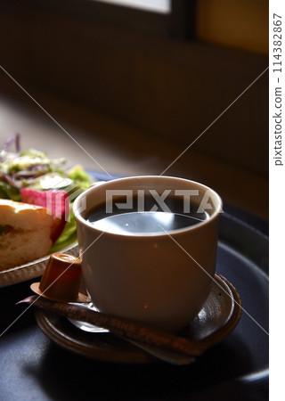 Delicious coffee shop 114382867