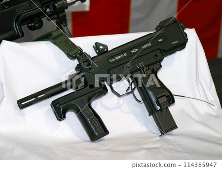 航空自衛隊衝鋒槍展出 114385947