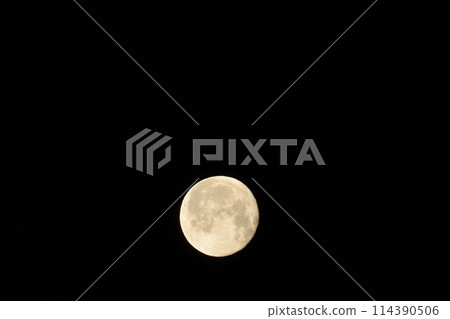 The moon of the 16th night of the 3rd month of the Yayoi period. The moon of the 16th night of the 3rd month of the Yayoi period. 114390506