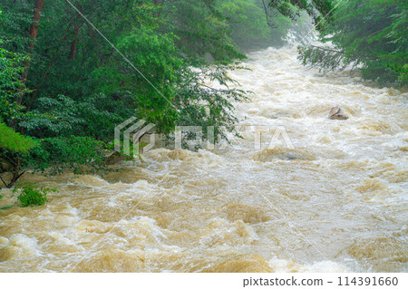 [Natural disaster] Muddy stream River after heavy rain [Nagano Prefecture] 114391660