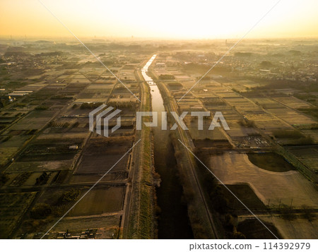 "Saitama Prefecture" Aerial photography of Minuma rice fields shrouded in morning mist taken by drone "Saitama Prefecture" Aerial photography of Minuma rice fields shrouded in morning mist taken by drone 114392979