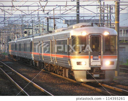 373系列月光 114393261