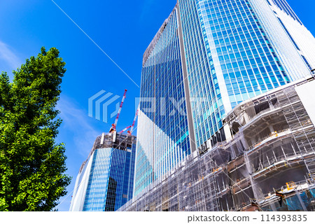 建設中的高層建築和藍天高輪網關 2024.04 d-2 高對比度 建設中的高層建築和藍天高輪網關 2024.04 d-2 高對比度 114393835