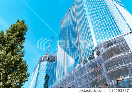 興建中的高層建築和藍天 Takanawa Gateway 2024.04 d-3 淺色 興建中的高層建築和藍天 Takanawa Gateway 2024.04 d-3 淺色 114393837