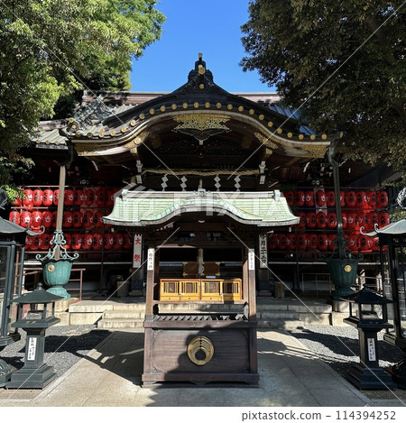 晴天的神社（豐川稻荷東京別院）*正方形|高解析度 114394252