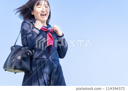 高中生跳 114394372